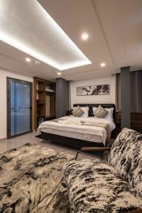 Postel nebo postele na pokoji v ubytování The Cabyn + 53 fotografií