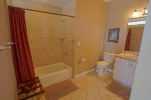 Et badeværelse på Pier Harbor #1 & #2 + 19 billeder