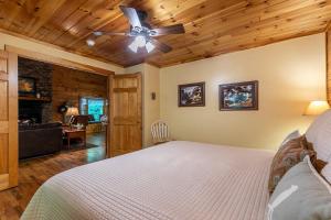 A bed or beds in a room at Yearling