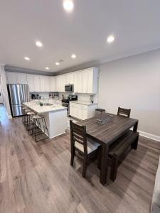 Imagem da galeria de War Eagle Landing a 4BR and 3BA Family-Friendly Auburn Retreat em Auburn