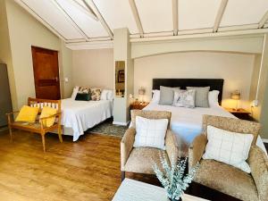 Χώρος καθιστικού στο Alabaster Luxe Villa