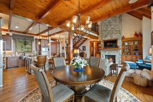 Χώρος καθιστικού στο Sweet Autumn at Blue Ridge Mountain Club