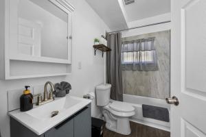 Ένα μπάνιο στο Downtown Detroit 3BR • Free Parking • Wi-Fi +14 φωτογραφίες