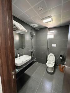 Ένα μπάνιο στο Bảo Ngọc Hotel 2