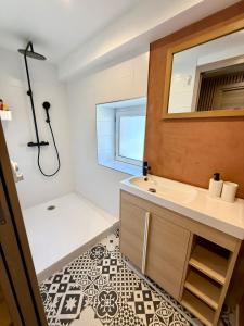 Et badeværelse på Perfect pied-à-terre in Dijon + 11 billeder