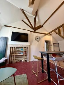 Et tv og/eller underholdning på Perfect pied-à-terre in Dijon