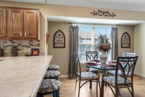 Posezení v ubytování The Hogue Penthouse - Unwind and Relax