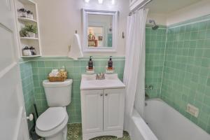 Ένα μπάνιο στο Riverwalk Gem-Stylish Downtown Escape with Views +35 φωτογραφίες