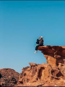 Επισκέπτες που μένουν στο wadi rum camp anas