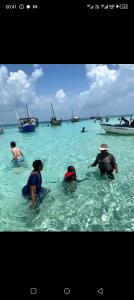 Un paisaje natural cerca del barco