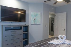 Μια τηλεόραση ή/και κέντρο ψυχαγωγίας στο Sonoran Spa N506