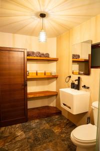 Ένα μπάνιο στο The Brown House +30 φωτογραφίες