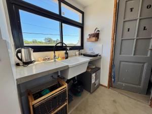 Fotografie z fotogalerie ubytování Monoambiente en la zona de La Rural con Wi Fi y pileta v destinaci Tandil