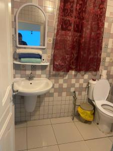 Koupelna v ubytování Djerba Sérénité ⵣ