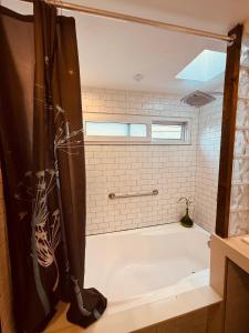 Ένα μπάνιο στο Casa Quetzal Xela +24 φωτογραφίες