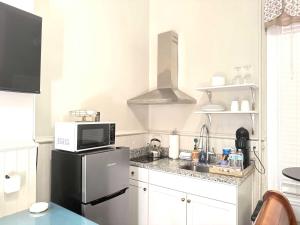 G3 central location museums FREE PARKINGにあるキッチンまたは簡易キッチン