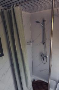 CarsonにあるCute Bell Tent in Carson for Columbia Gorge Glamping in Washingtonのギャラリーの写真