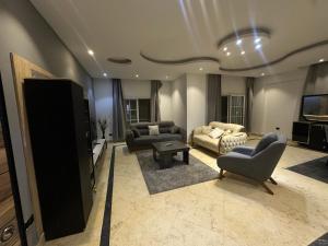 Μια τηλεόραση ή/και κέντρο ψυχαγωγίας στο White Greece villa