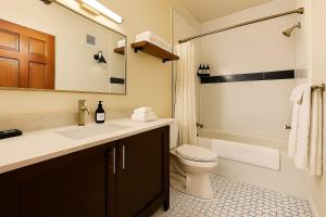 Fotografie z fotogalerie ubytování Snowcreek Suite - Dogwood - Hot tub - Kitchenette v destinaci Leavenworth