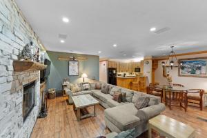 Гостиная зона в Chateaux DuMont 2723