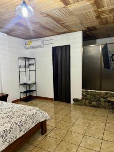 Μια τηλεόραση ή/και κέντρο ψυχαγωγίας στο Hotel & Restaurante Tabacones