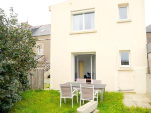 Κήπος έξω από το Apartment in Lilia near Kastell Ac"h Strand