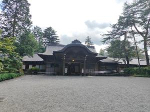 un edificio con un padiglione in un parco di Nikko - House - Vacation STAY 38699v a Ōsawa