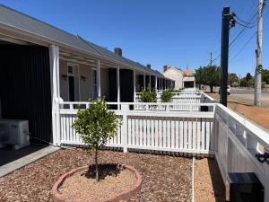 Το κτήριο όπου στεγάζεται  η παραθεριστική κατοικία