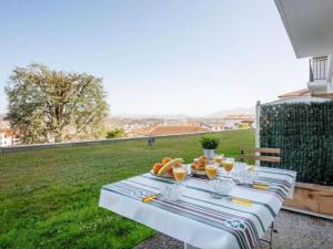 Φαγητό σε αυτό το διαμέρισμα ή κάπου εκεί κοντά