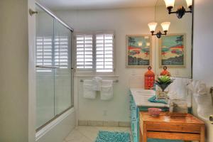 Ένα μπάνιο στο West Beach Villa 1 +33 φωτογραφίες