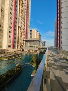 Budova, kde se apartmán nachází + 115 fotografií