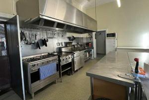 Kuchyň nebo kuchyňský kout v ubytování The Copley Hotel