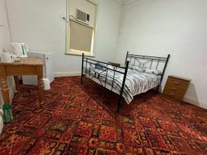 Postel nebo postele na pokoji v ubytování The Copley Hotel