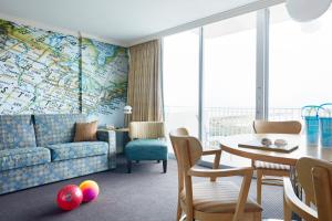 O zonă de relaxare la Pan American Oceanfront Hotel