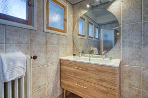 Ένα μπάνιο στο Appart 3 chambres 8 places et garage +16 φωτογραφίες