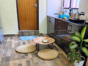 Kuchyň nebo kuchyňský kout v ubytování Tanani Newa Home + 38 fotografií