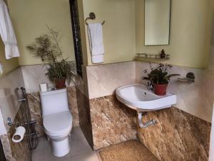 Koupelna v ubytování Tanani Newa Home