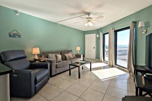 Posezení v ubytování Sunglow Resort Condo Unit #206