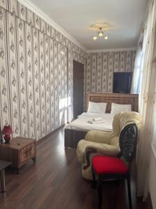 Μια τηλεόραση ή/και κέντρο ψυχαγωγίας στο Baku Palace 1912