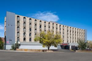 Το κτήριο όπου στεγάζεται  το ξενοδοχείο