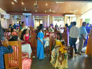 Επισκέπτες που μένουν στο kandy lake reach hotel