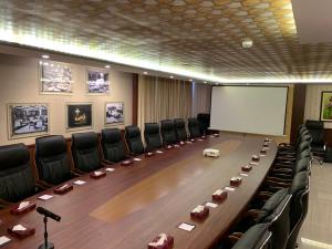 Οι επιχειρηματικές εγκαταστάσεις ή/και οι αίθουσες συνεδριάσεων στο City Oasis Hotel