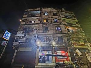 Budova, kde se hotel nachází + 5 fotografií