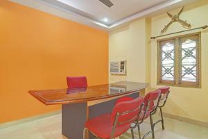 Φωτογραφία από το άλμπουμ του Collection O Kammasandra Gate Bus Terminal Formerly Riches Inn σε Bayappanhalli