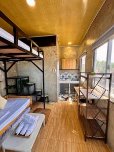 Η κουζίνα ή μικρή κουζίνα στο LoftVibes San Juan-Unit 4