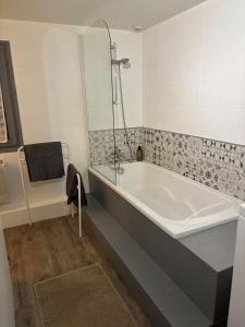 Koupelna v ubytování Le Nid du Sablard