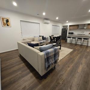 Η κουζίνα ή μικρή κουζίνα στο Premium 4BR Home Near Nature & Shops