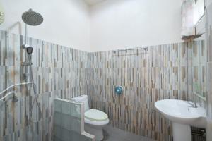 Et badeværelse på The Peak Resort Chaiyaphum + 65 billeder