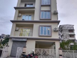 Tòa nhà nơi khách sạn tọa lạc