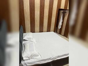 Postel nebo postele na pokoji v ubytování SPOT ON The Yeble Hotel And Restaurant